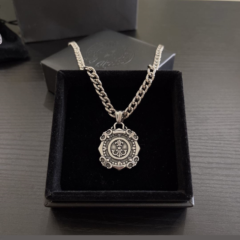 Ch**me He**ts necklaces